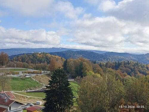 Blick - Schöne, renovierte 2-Zimmer-Wohnung in Aussichtslage
