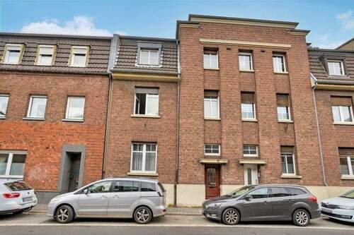 Frontansicht - 7 Zimmer Mehrfamilienhaus, Wohnhaus zum Kaufen in Krefeld