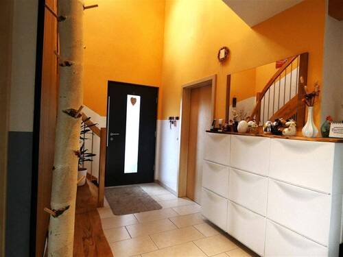 Eingangsbereich - Einfamilienhaus mit 170,00 m&sup2; in Usingen zum Kaufen