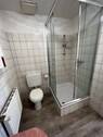 Bad mit Dusche - 