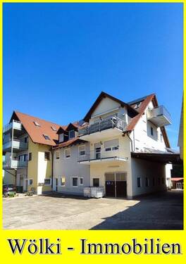 Bild 1 - *** XXXL- Wohnung! *** neu Renovierte 4 Zimmer - Wohnung mit viel Platz & großen Balkon! ***