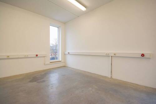 Starkstrom und IT-Infrastruktur vorhanden - 