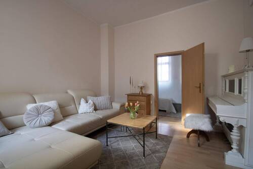 Wohnzimmer - 1 Zimmer Mehrfamilienhaus, Wohnhaus zum Kaufen in Krefeld