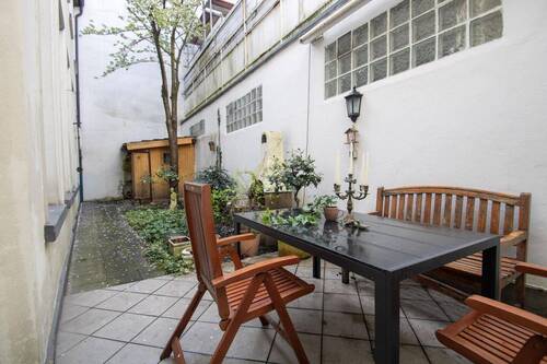 Garten - Mehrfamilienhaus, Wohnhaus mit 237,00 m&sup2; in Krefeld zum Kaufen