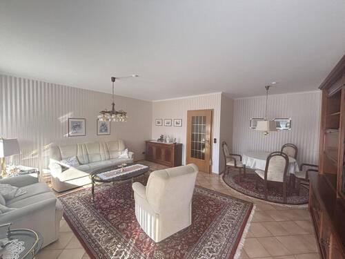 Wohnzimmmer - 2. Bild - - 