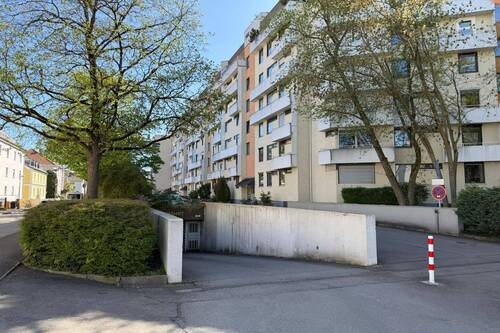 TG Ausfahrt - 3 Zimmer Etagenwohnung zum Kaufen in Augsburg