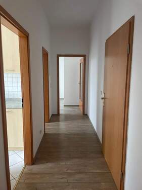 01 Flur - 2 Zimmer Etagenwohnung zur Miete in Plauen