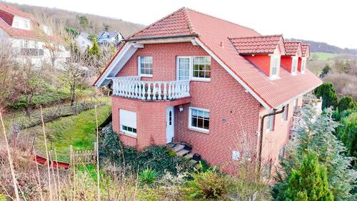 4 Hauseingang:Garten - Einfamilienhaus mit 270,00 m&sup2; in Nörten-Hardenberg zum Kaufen