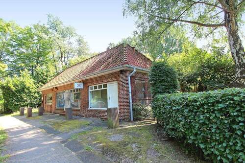 Blick von rechts vorn - Grundstück in Hamburg
