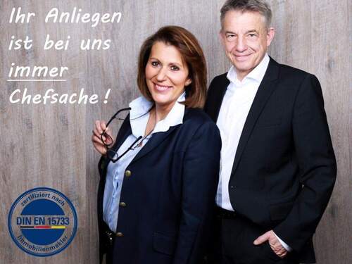 Immobilienmakler - 