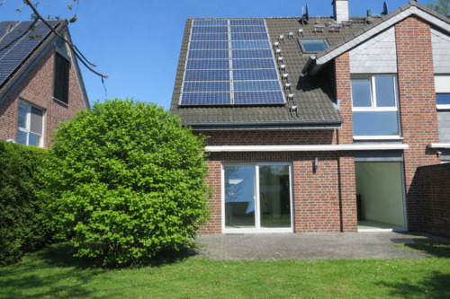 Rückansicht des Hauses - St.Tönis-Laschenhütte - neuwertige und hochwertig ausgestattete DHH mit über 150 m² Wohnfläche