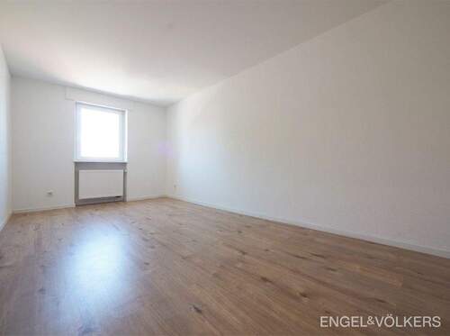 Bild 3 - 4 Zimmer Etagenwohnung in Saarbrücken