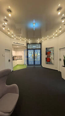 Eingangsbereich mit Teeküche - 