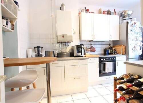 Blick in die Küche - Etagenwohnung mit 76,50 m&sup2; in Hamburg zum Kaufen