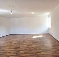 Moderne 3,5 Zimmer-Wohnung mit Loggia und Garage in Langenau