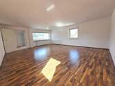 Wohnzimmer - 3 Zimmer Etagenwohnung zum Kaufen in Langenau