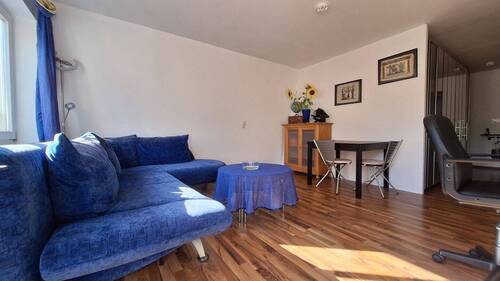 20250512_173401.jpg - 2 Zimmer Stadtwohnung im Zentrum von Kitzingen in der Kaiserstr.Absolut ruhig und sonnig mit Balkon :-) Nur 2 Min.fußläufig zur Fußgängerzone und Main