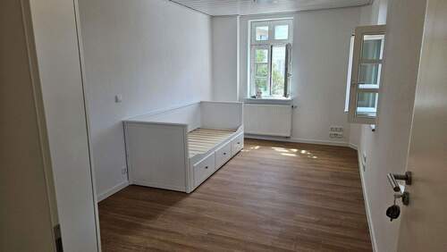 Zimmer 8 OG - 