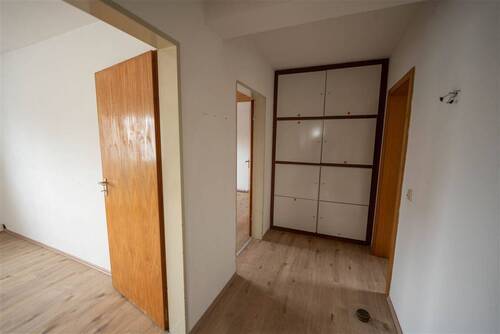 Flur 1. Stock - 