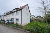 Aussenansicht - Reihenhaus mit großem Grundstück und viel Potenzial in Vöhringen