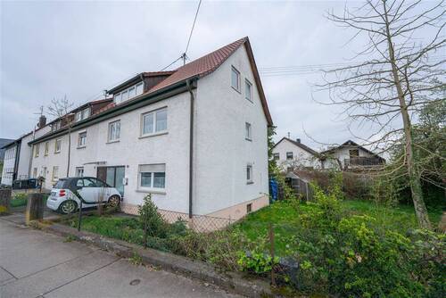 Aussenansicht - Reihenhaus mit großem Grundstück und viel Potenzial in Vöhringen