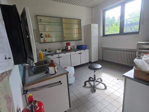 ehem. Labor Apotheke.jpg - 