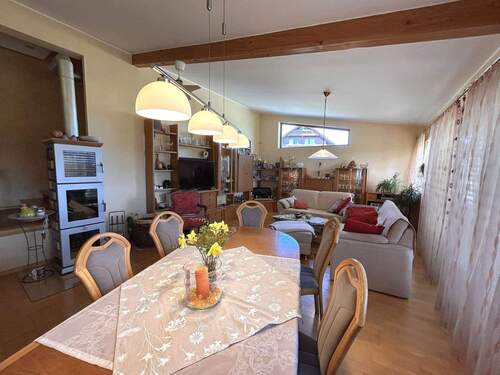 OG: Wohn-/Esszimmer - 