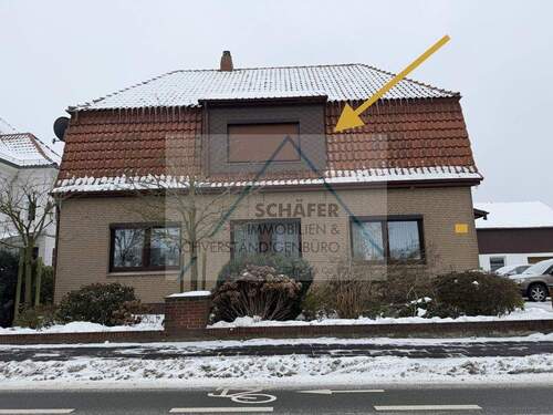 !. Obergeschoss - Renovierte 2 Zimmer-Wohnung in zentraler Lage