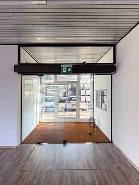 28 EG re Eingang WF - 