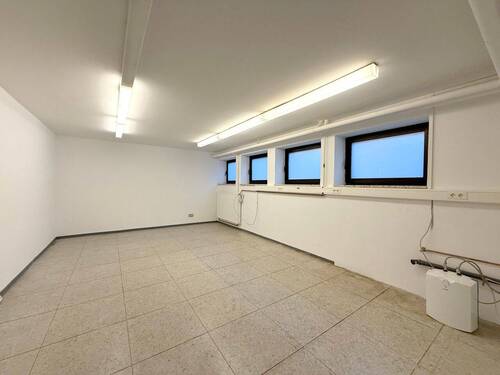 28 EG re UG Lager Küche - 