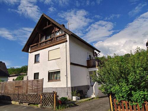 2 Außenansicht - 5 Zimmer Einfamilienhaus in Löhnberg