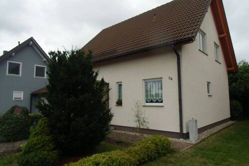 27 Giebelseite rechts.JPG - 5 Zimmer Einfamilienhaus in Hoyerswerda