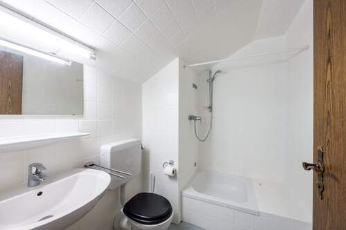 Badezimmer_Dachgeschoss - 