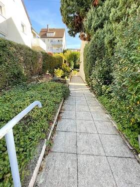 Zugang - 9 Zimmer Mehrfamilienhaus, Wohnhaus zum Kaufen in Plochingen