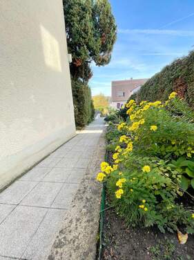 Zugang - 9 Zimmer Mehrfamilienhaus, Wohnhaus in Plochingen