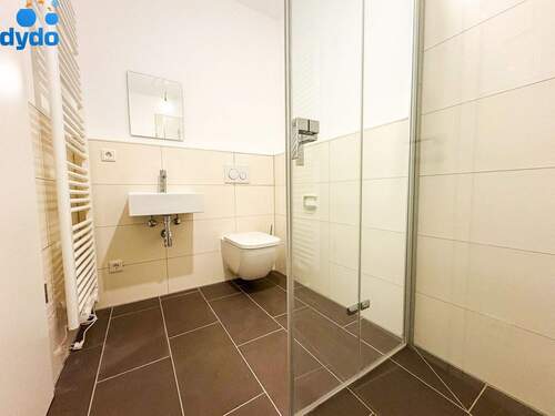 Duschbad - Etagenwohnung mit 97,40 m&sup2; in Berlin zur Miete