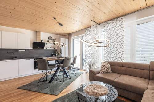 Lichtdurchfluteter Essbereich - Etagenwohnung mit 86,00 m&sup2; in Oberviechtach zur Miete