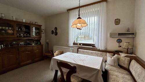 Esszimmer EG - 8 Zimmer Doppelhaushälfte in Erlangen