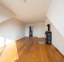 Sonnige Dachgeschosswohnung: 3 Zimmer mit Westbalkon & viel Tageslichticht - Höhenkirchen-Siegertsbrunn