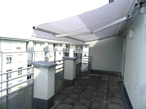 Balkon mit Markise - Etagenwohnung zur Miete in Neunkirchen