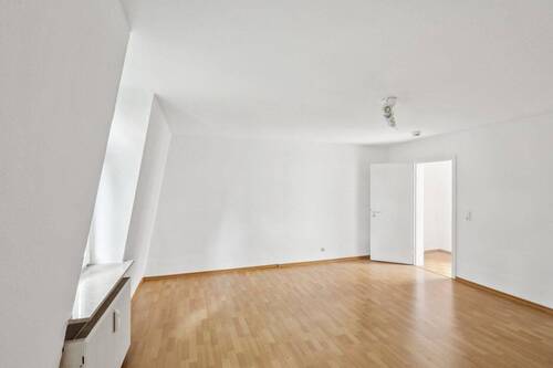 Wohn-/ Esszimmer - 