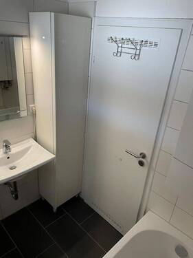 Badezimmer 2 - Etagenwohnung mit 60,50 m² in Karlsruhe zum Kaufen