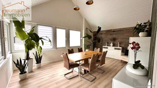 Wintergarten - Wohnen mit Weitblick - Stilvolle 5-Zimmer-Wohnung in Toplage von Hausen-Wied