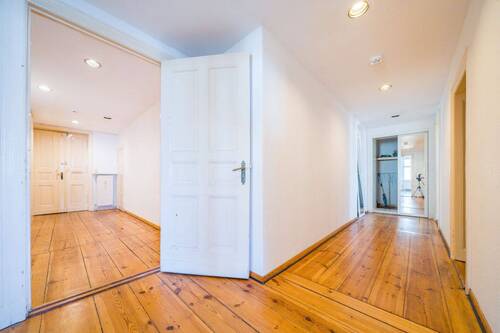 Flur 2 - 4 Zimmer Etagenwohnung zum Kaufen in Berlin