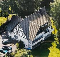 2-FH am Waldrand mit großem Grundstück u. Jagdhütte in Harbecke! - Schmallenberg