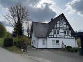EG_Straßen-Ansicht - Mehrfamilienhaus, Wohnhaus mit 231,00 m&sup2; in Schmallenberg zum Kaufen