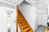 Flur Obergeschoss / Treppenaufgang Dachgeschoss - 