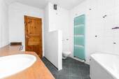 Badezimmer Dachgeschoss - 