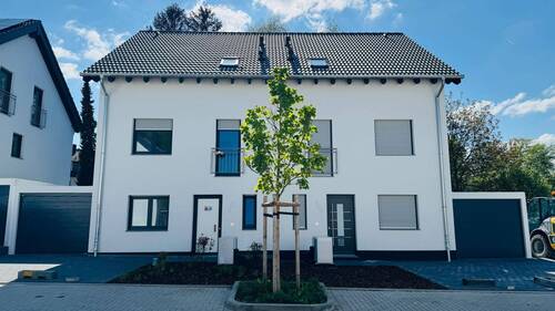 Hausansicht - 5 Zimmer Doppelhaushälfte zum Kaufen in Stolberg