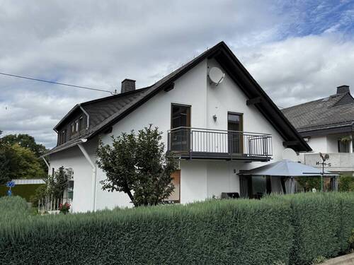 Seitenansicht - 5 Zimmer Etagenwohnung in Montabaur